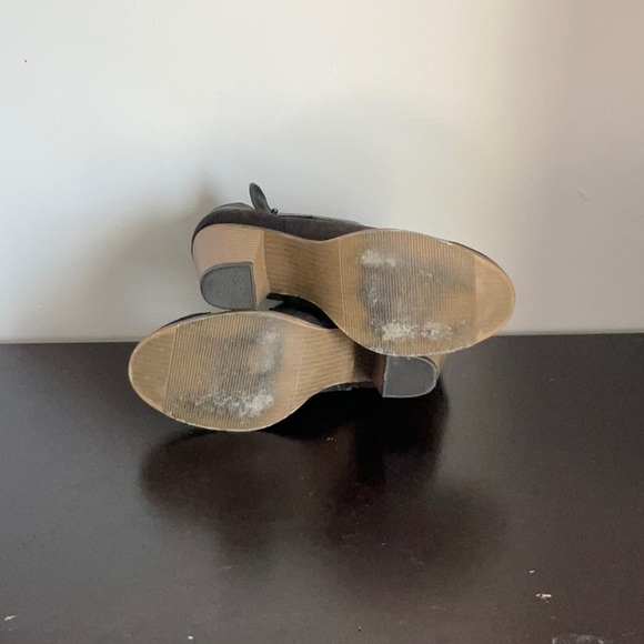 Seventeen Black Ankle Boots - Picture 4 of 7